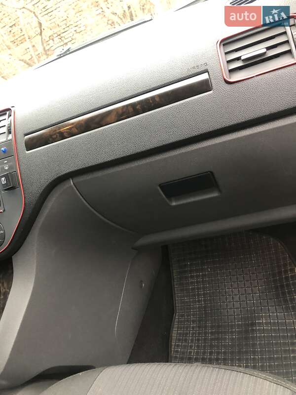 Хэтчбек Ford Focus 2005 в Тернополе