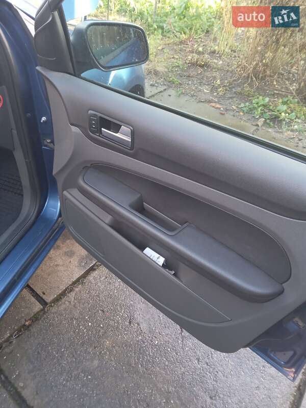 Хэтчбек Ford Focus 2006 в Тячеве фото 9 Хэтчбек Ford Focus 2006 в Тячеве