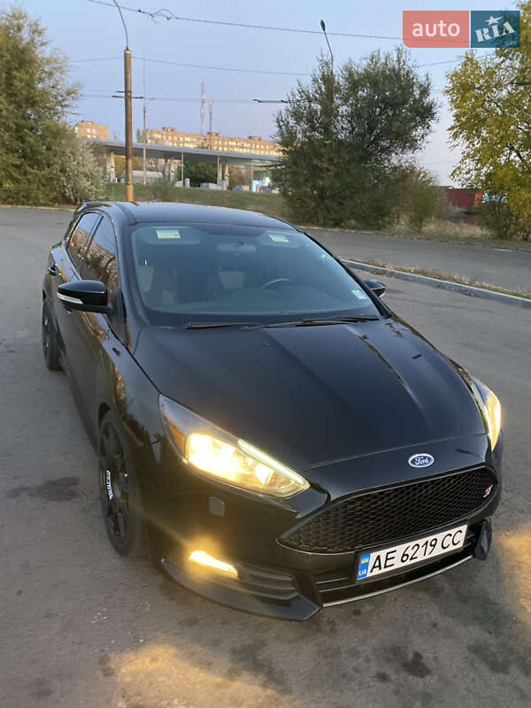 Хэтчбек Ford Focus 2017 в 