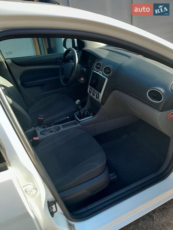 Хэтчбек Ford Focus 2010 в Броварах