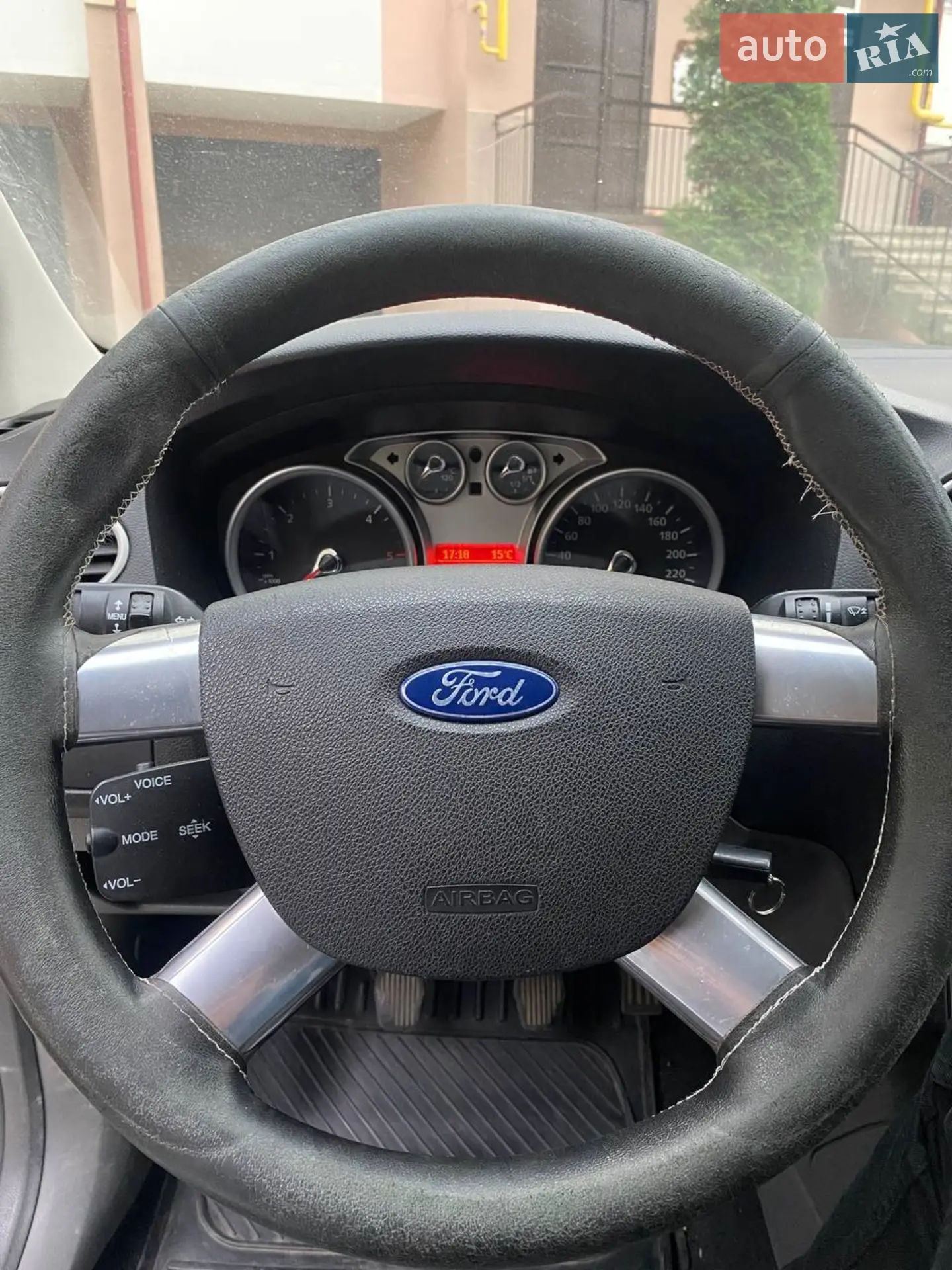 2010 Ford Focus - мініатюра 8