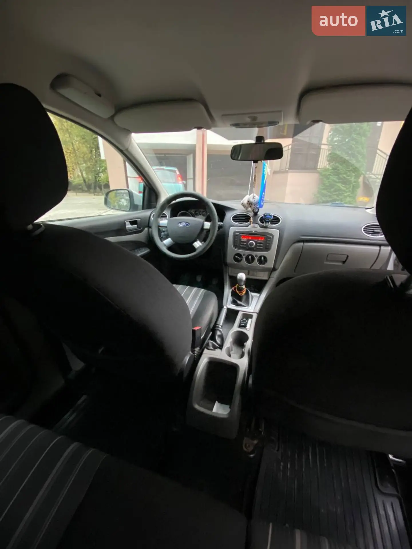 2010 Ford Focus - мініатюра 11