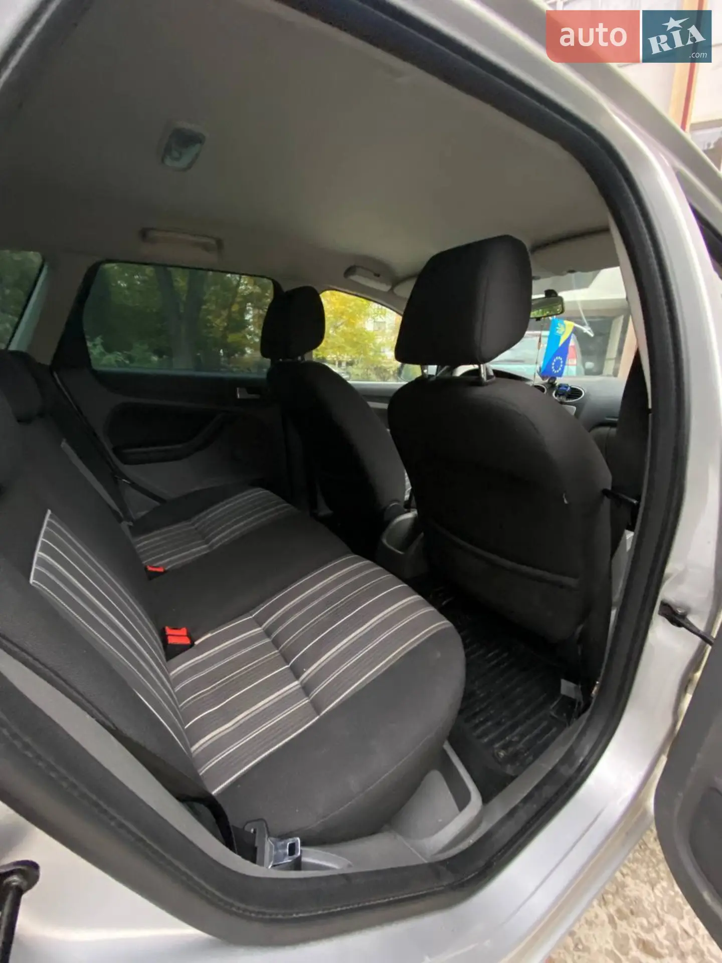 2010 Ford Focus - мініатюра 15