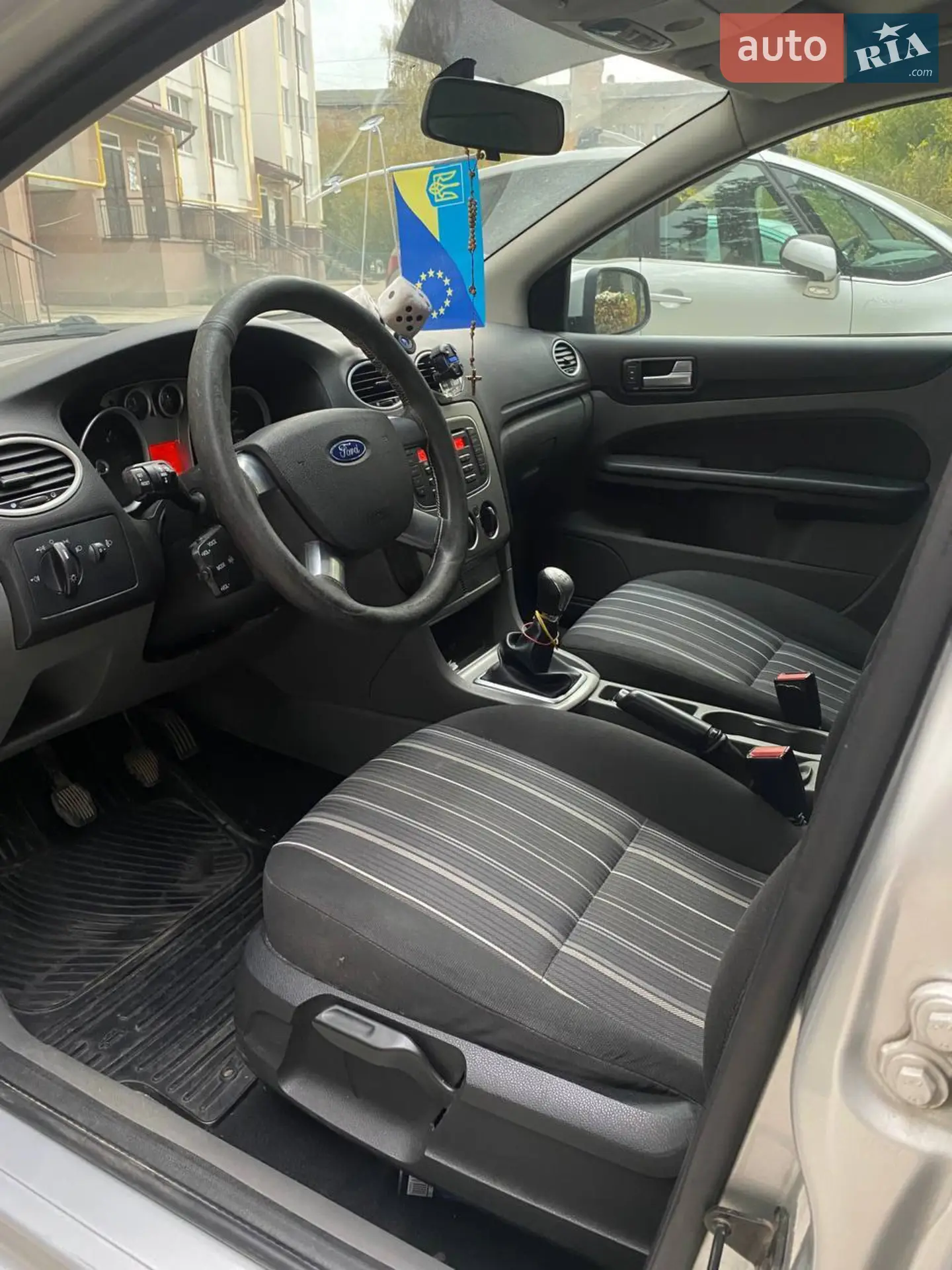 2010 Ford Focus - мініатюра 16