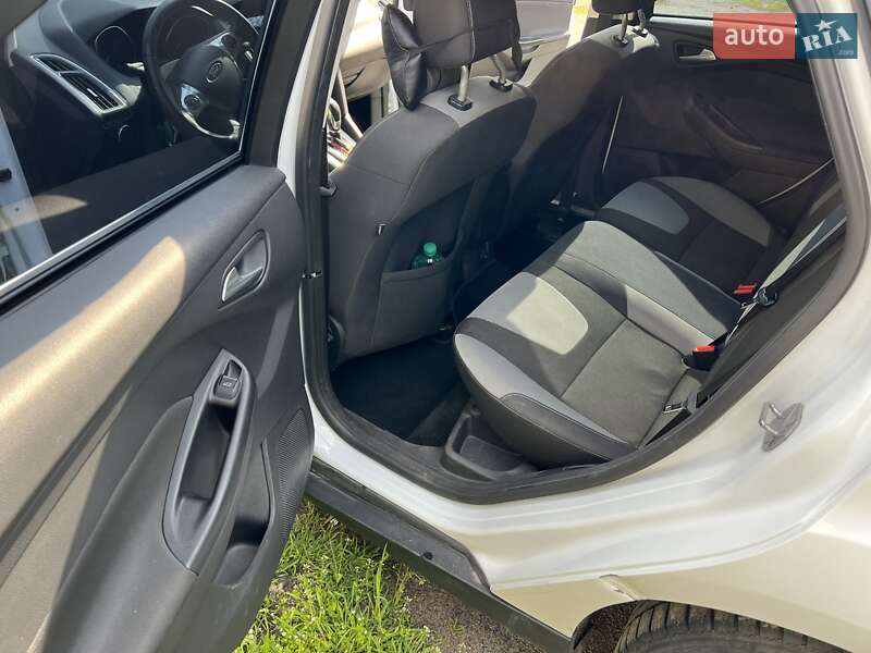 Хэтчбек Ford Focus 2012 в Днепре фото 12 Хэтчбек Ford Focus 2012 в Днепре
