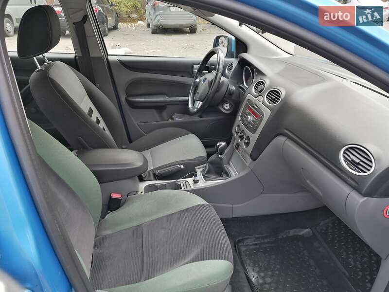 Хэтчбек Ford Focus 2010 в Киеве фото 7 Хэтчбек Ford Focus 2010 в Киеве