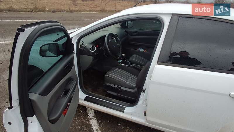 Хэтчбек Ford Focus 2011 в Ужгороде