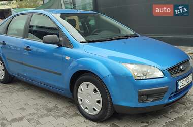 Хэтчбек Ford Focus 2005 в 