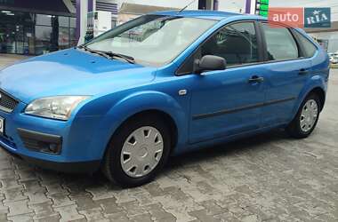 Хэтчбек Ford Focus 2005 в 