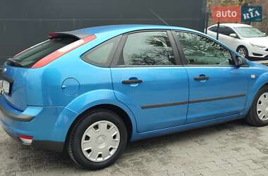Хэтчбек Ford Focus 2005 в 