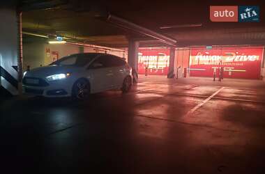 Хэтчбек Ford Focus 2017 в Киеве