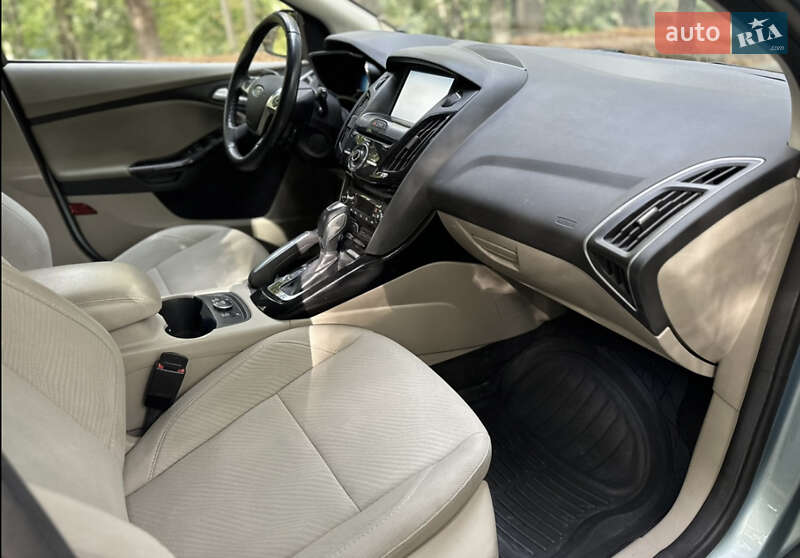 Хэтчбек Ford Focus 2012 в Ровно