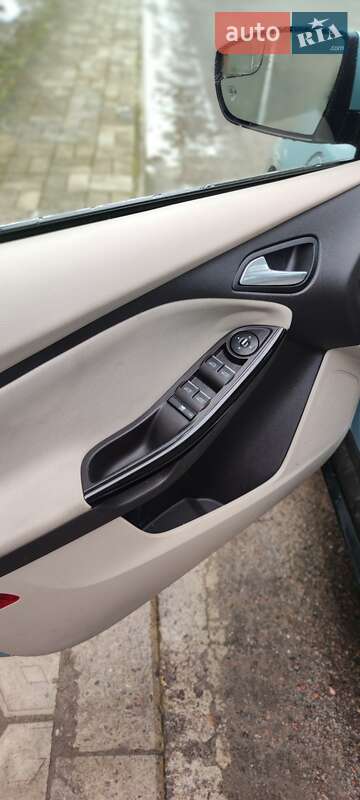 Хетчбек Ford Focus 2012 в Косові