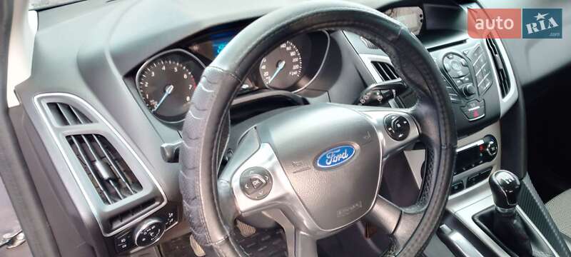 Хэтчбек Ford Focus 2013 в Великой Александровке