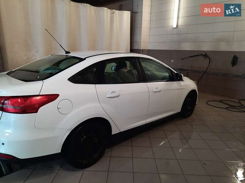 Седан Ford Focus 2015 в Киеве фото 8 Седан Ford Focus 2015 в Киеве