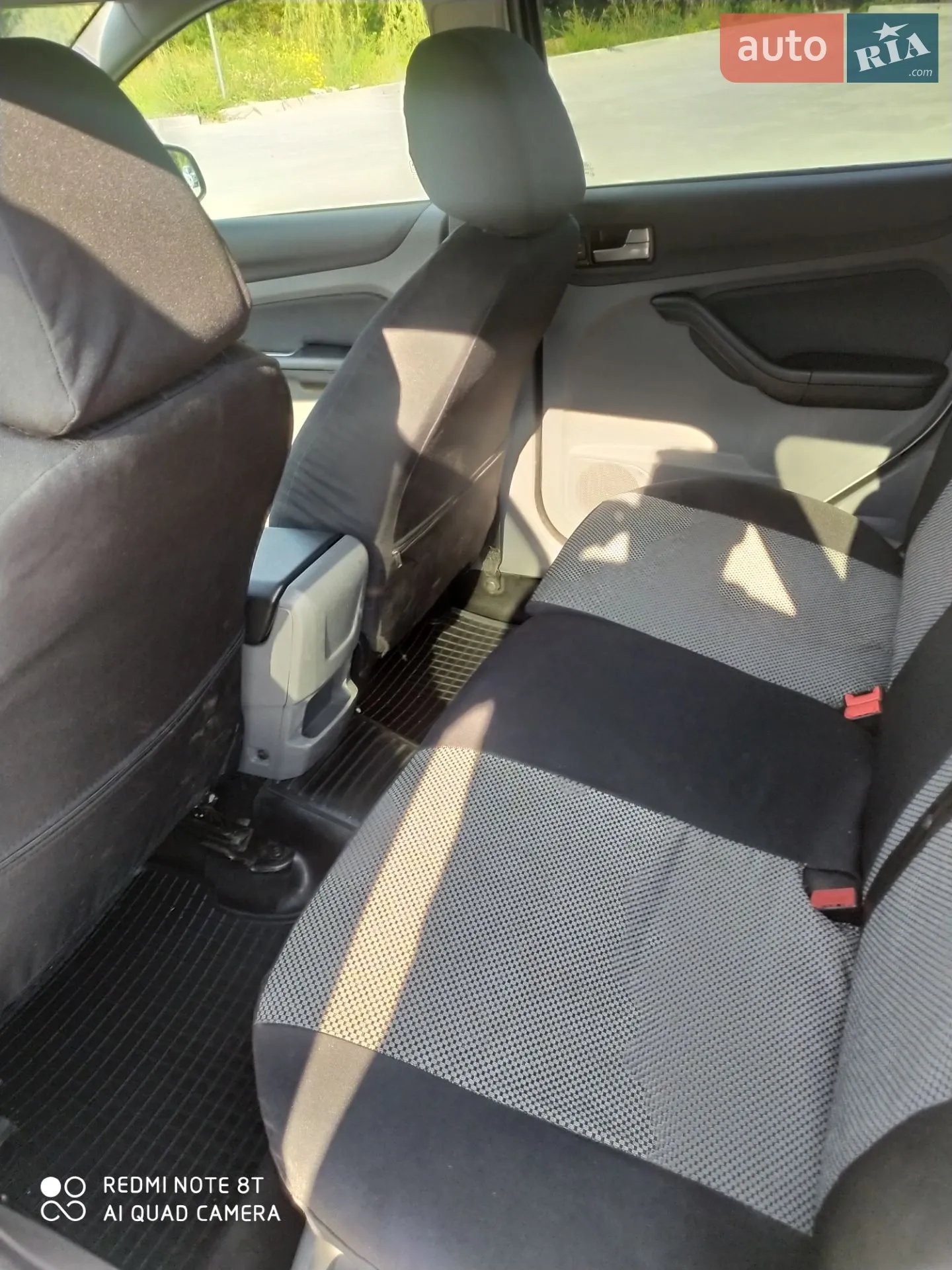 2010 Ford Focus - мініатюра 9