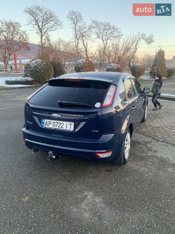 Хетчбек Ford Focus 2010 в Виноградові
