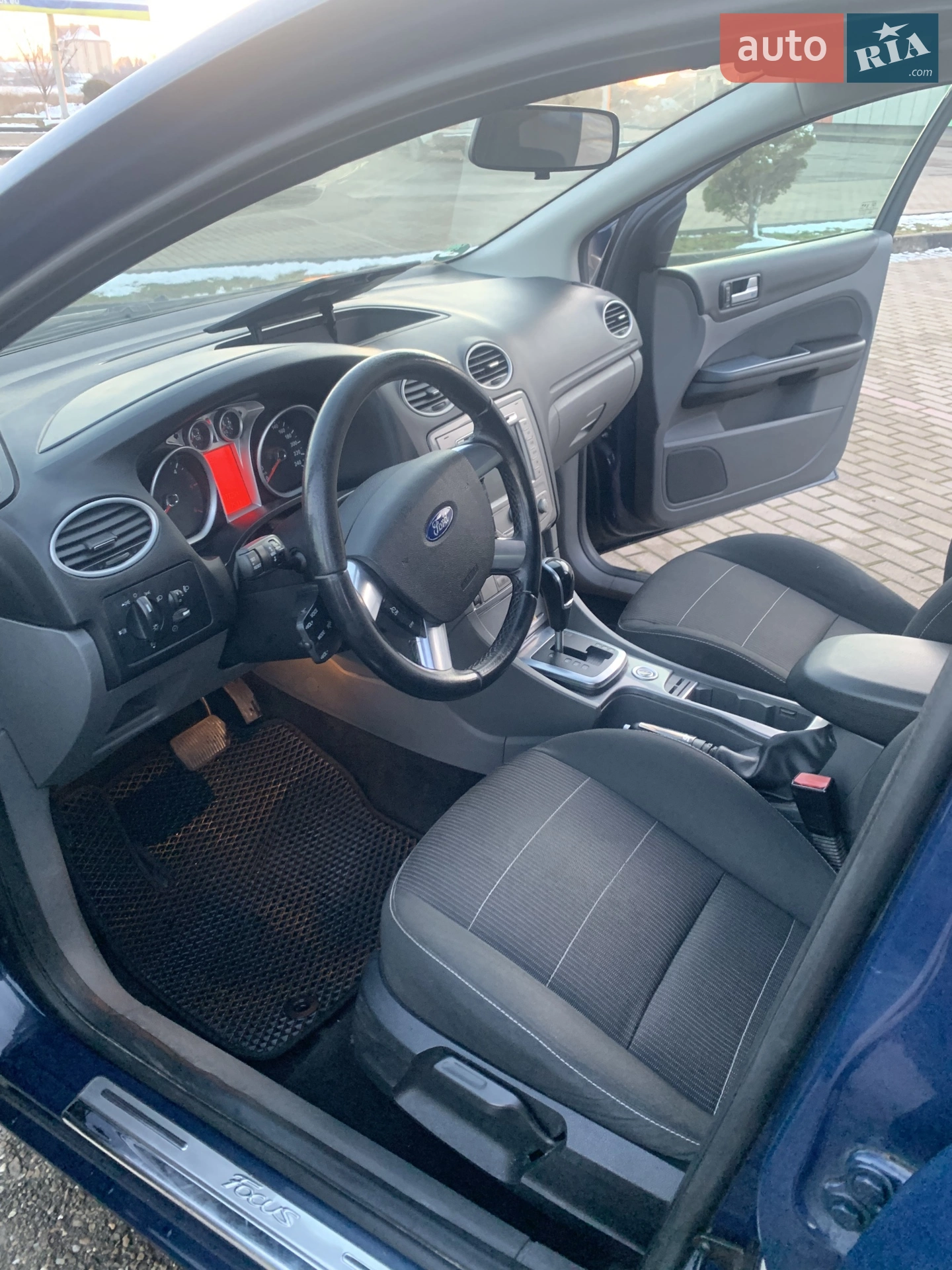 2010 Ford Focus - мініатюра 4