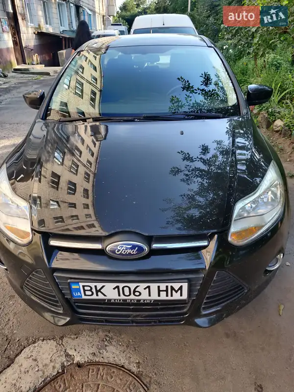 Хетчбек Ford Focus 2012 в 