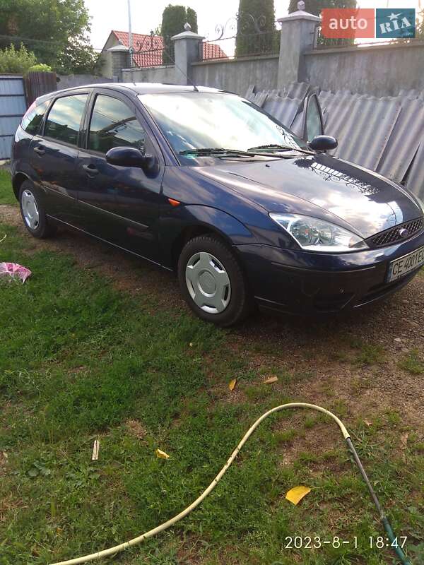 Хэтчбек Ford Focus 2003 в Черновцах