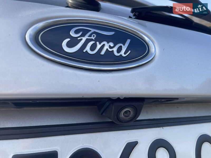 Хэтчбек Ford Focus 2016 в Долине