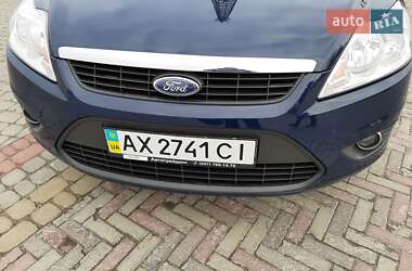 Хетчбек Ford Focus 2010 в 