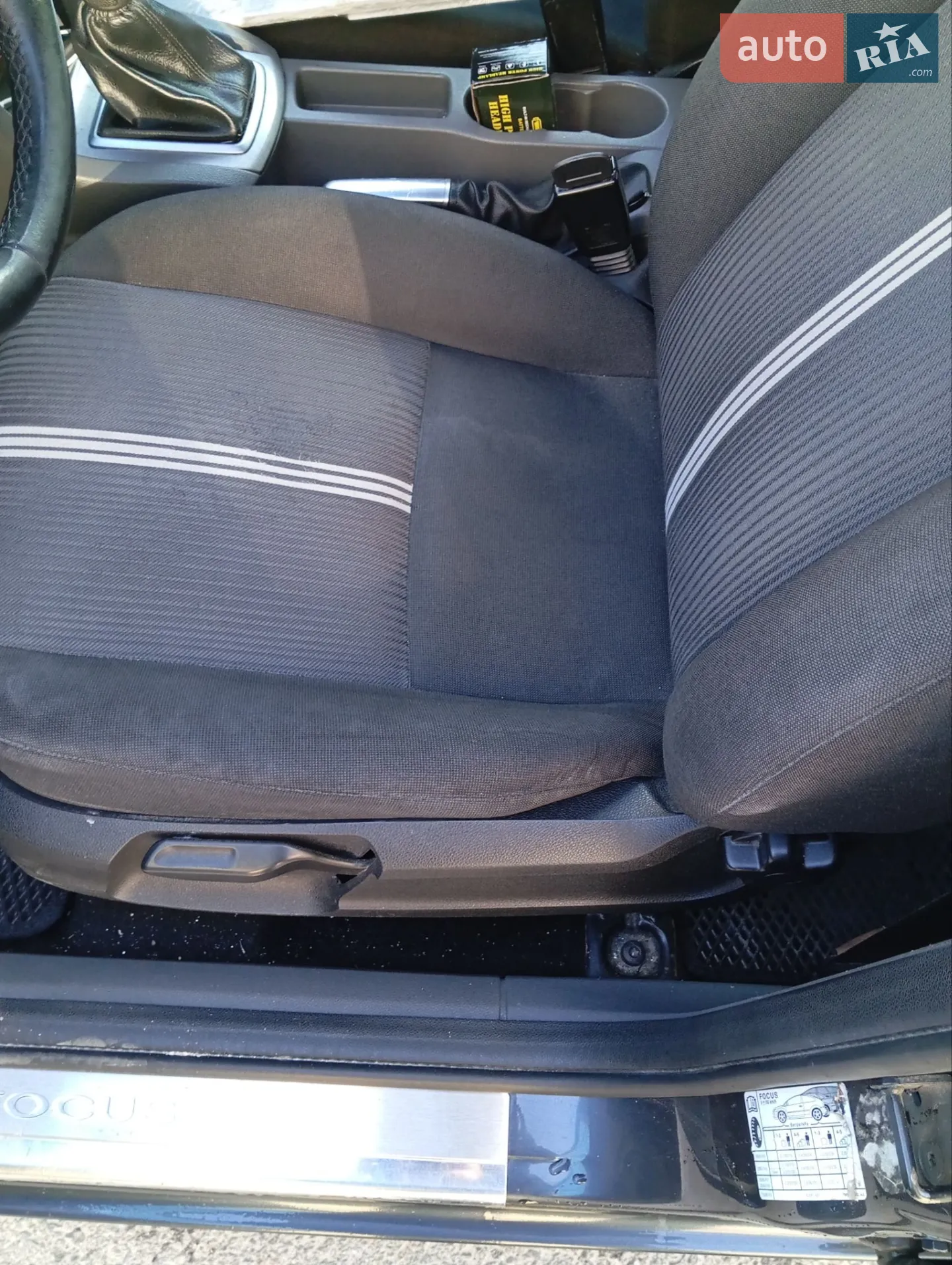 2010 Ford Focus - мініатюра 2