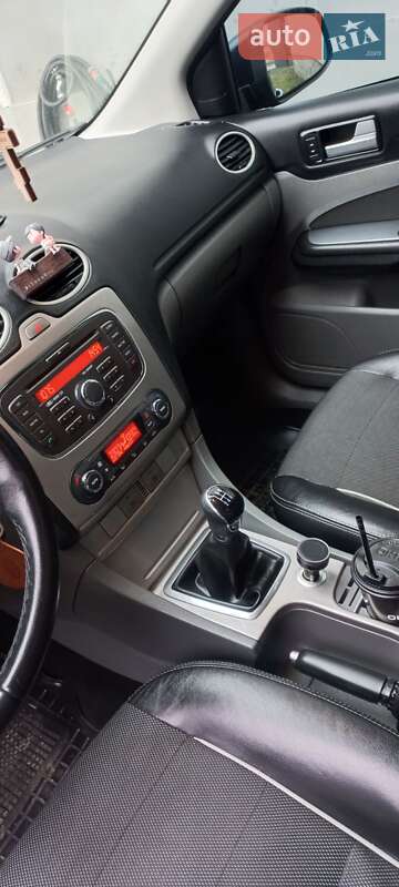 Универсал Ford Focus 2010 в Сарнах