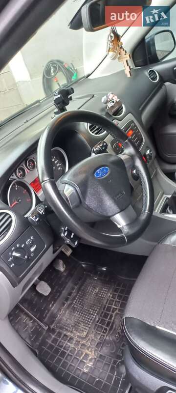 Универсал Ford Focus 2010 в Сарнах