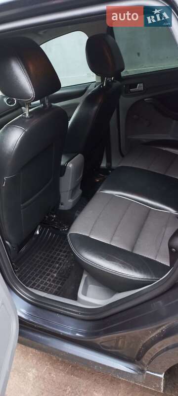 Универсал Ford Focus 2010 в Сарнах