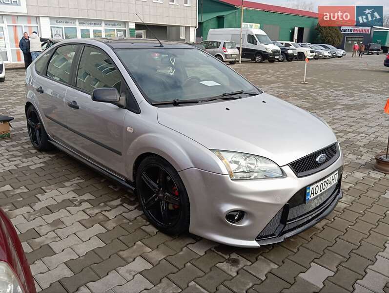 Хэтчбек Ford Focus 2004 в Хусте фото 3 Хэтчбек Ford Focus 2004 в Хусте