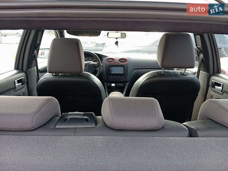 Хэтчбек Ford Focus 2004 в Хусте