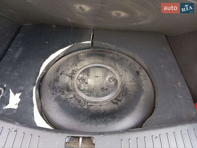 Хэтчбек Ford Focus 2004 в Хусте