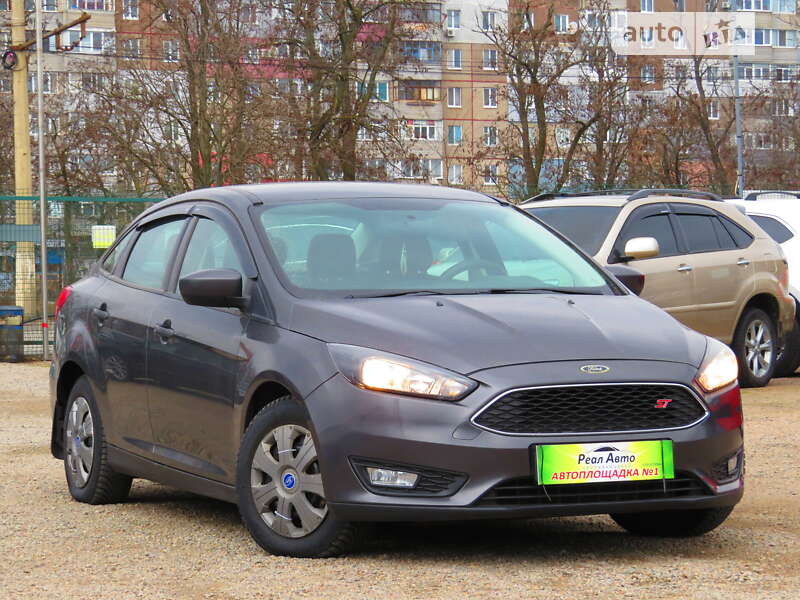 Седан Ford Focus 2015 в Кропивницком