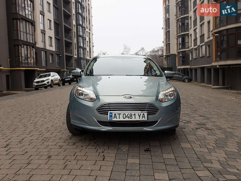 Хэтчбек Ford Focus 2013 в Ивано-Франковске