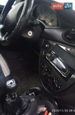 Седан Ford Focus 2001 в Гайсине