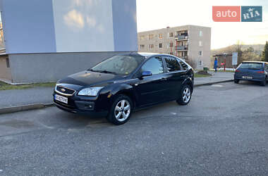 Хэтчбек Ford Focus 2006 в Тячеве