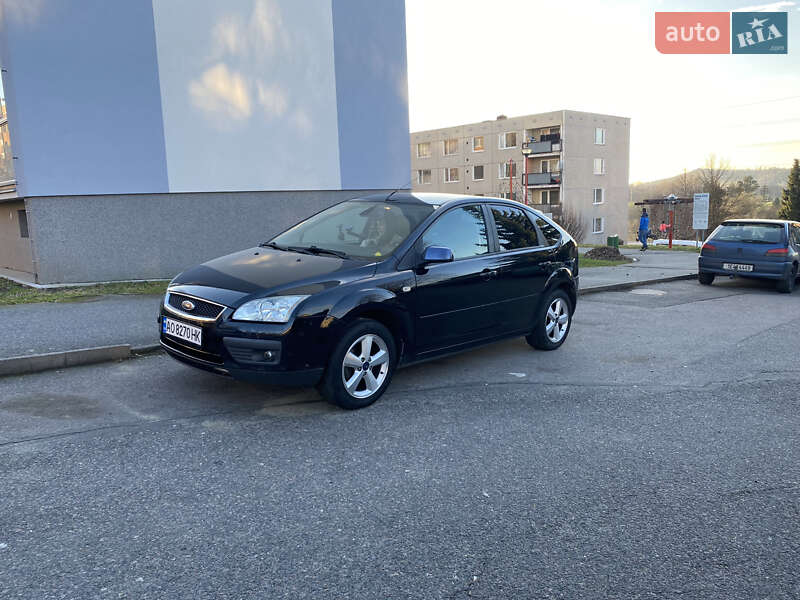 Хэтчбек Ford Focus 2006 в Тячеве