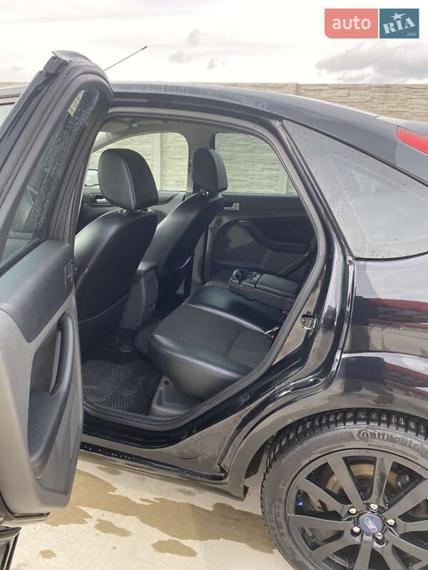 Хэтчбек Ford Focus 2006 в Тячеве