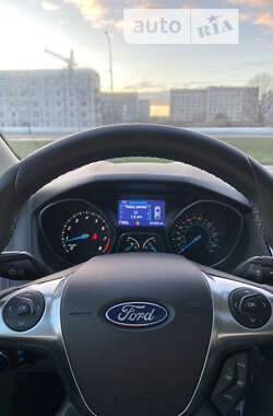 Седан Ford Focus 2012 в Нетешине