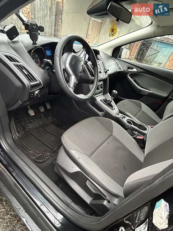 Универсал Ford Focus 2011 в Луцке фото 3 Универсал Ford Focus 2011 в Луцке