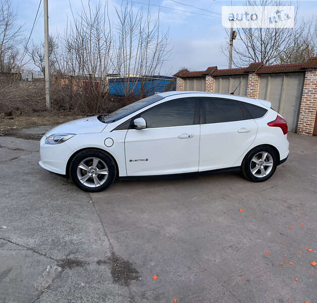 Хэтчбек Ford Focus 2013 в Ромнах