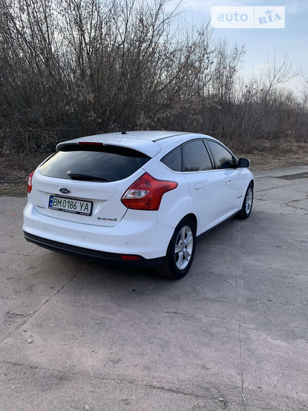 Хэтчбек Ford Focus 2013 в Ромнах