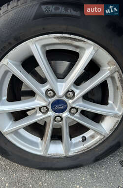 Седан Ford Focus 2015 в 