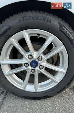 Седан Ford Focus 2015 в 