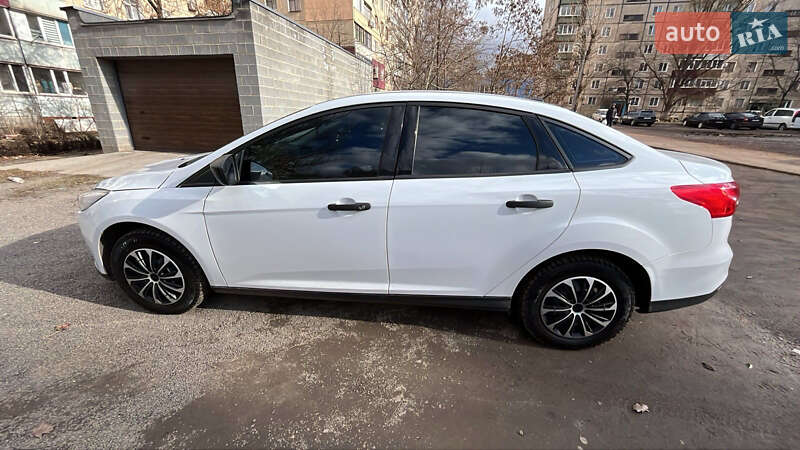 Седан Ford Focus 2015 в Кривом Роге