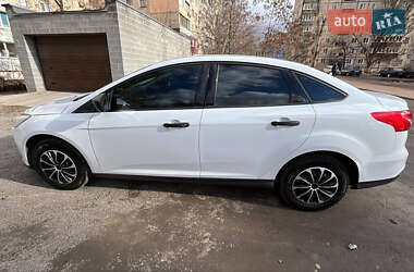 Седан Ford Focus 2015 в 