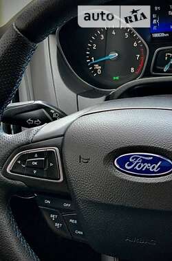 Хэтчбек Ford Focus 2015 в Житомире