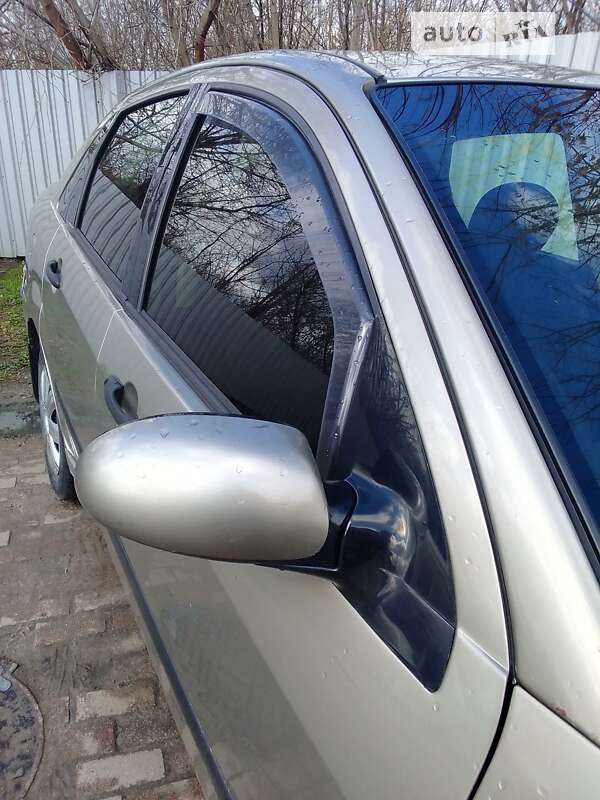 Седан Ford Focus 2003 в Житомирі фото 3 Седан Ford Focus 2003 в Житомирі