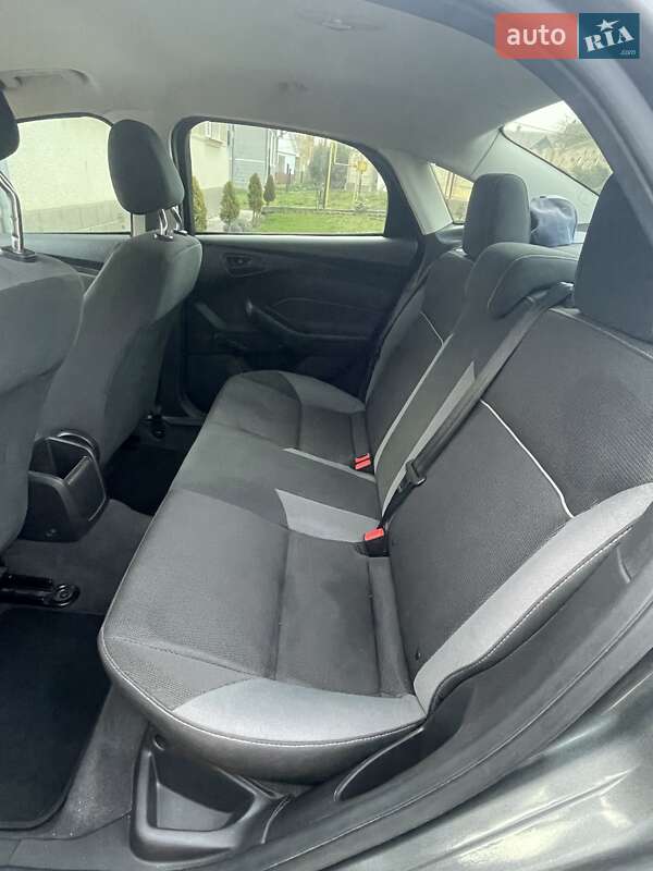 Седан Ford Focus 2012 в Черновцах